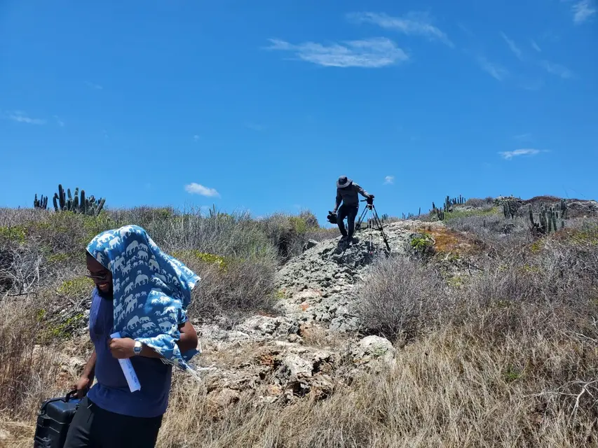 Behind the scenes photo 3