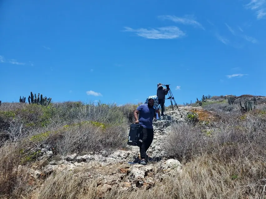 Behind the scenes photo 4