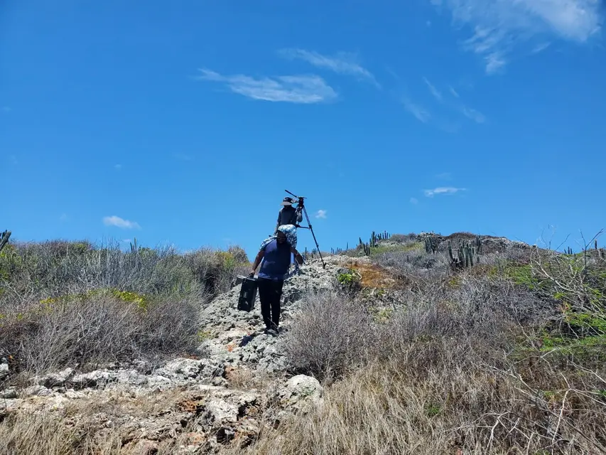 Behind the scenes photo 5