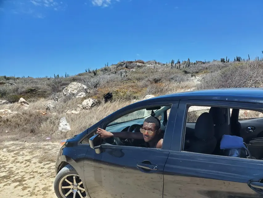 Behind the scenes photo 9