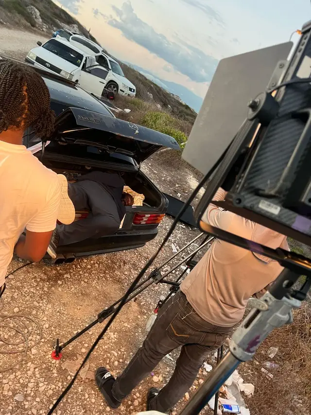Behind the scenes photo 16