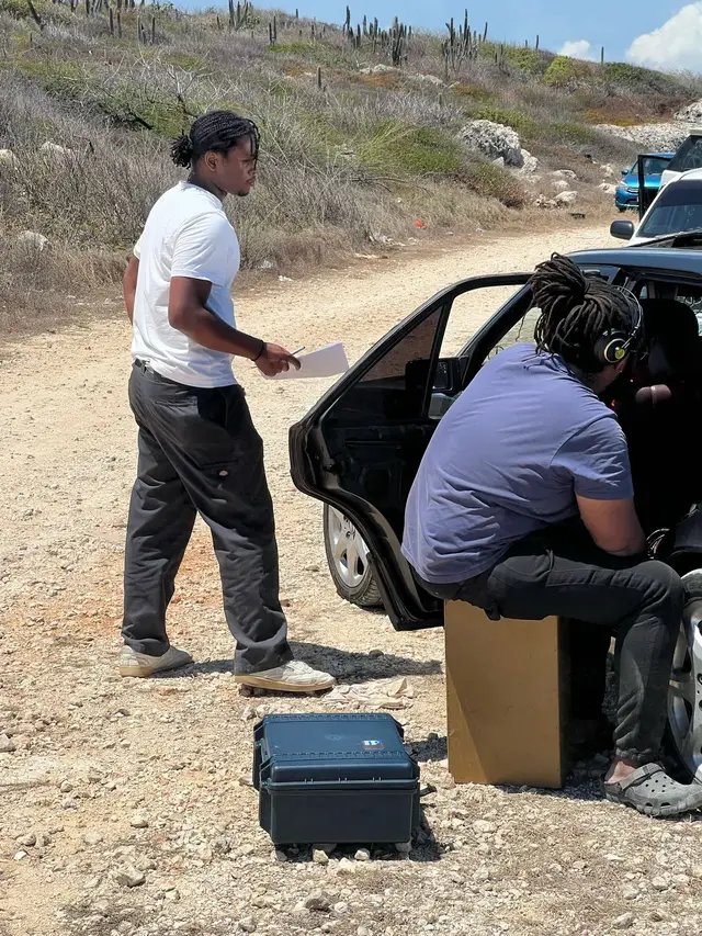 Behind the scenes photo 18
