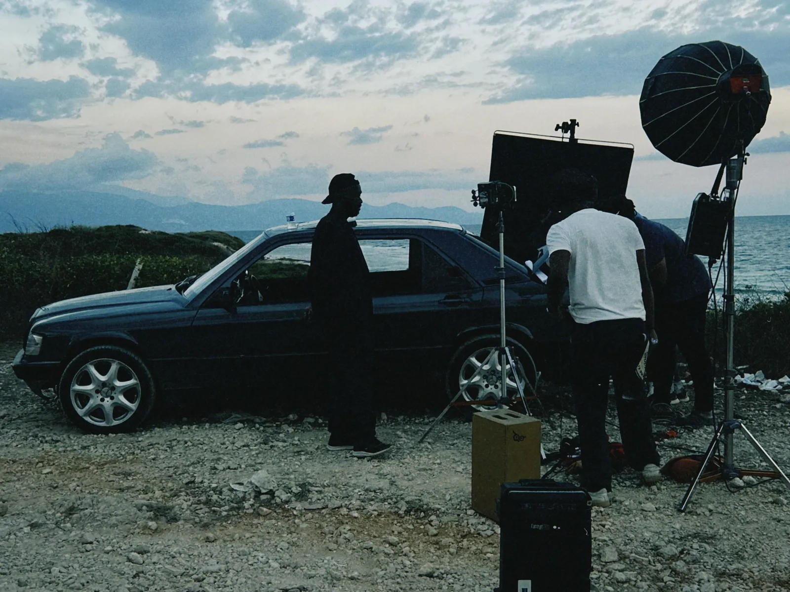 Behind the scenes photo 29