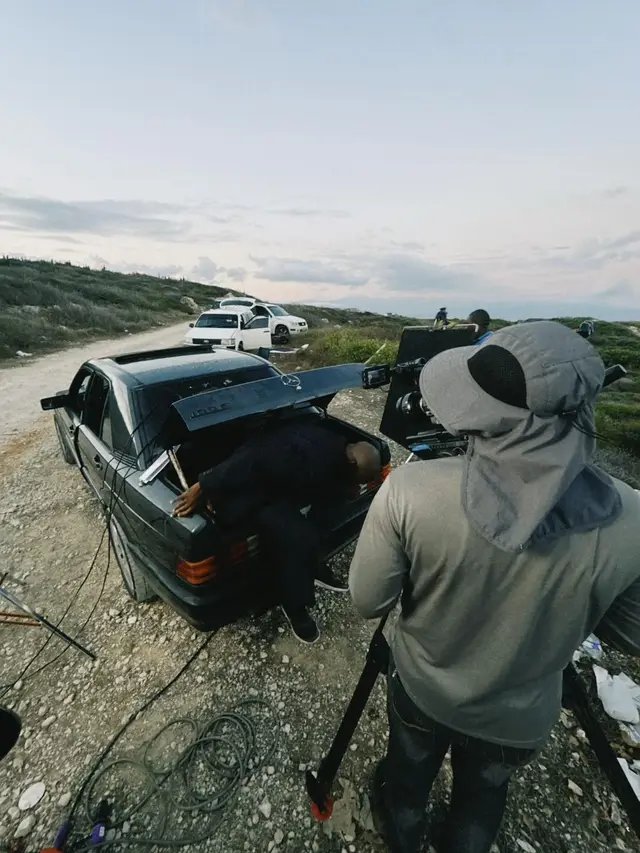 Behind the scenes photo 43